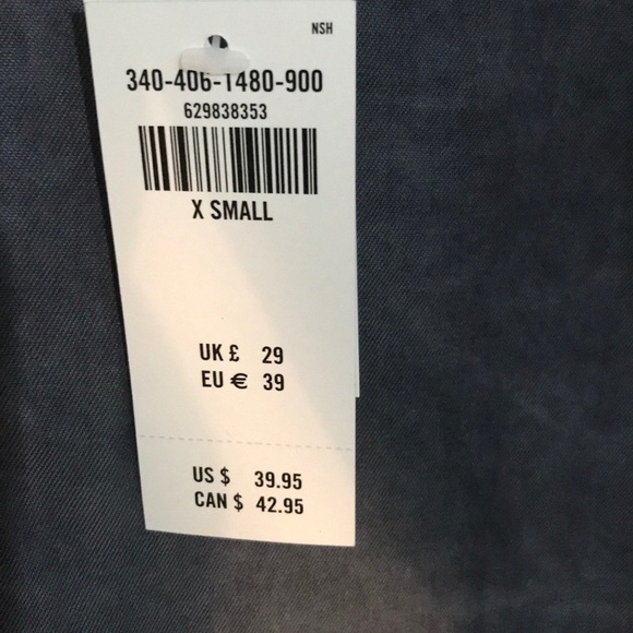 🆕 Hollister flowy blouse w/ bell bottom sleeves - Picture 6 of 8